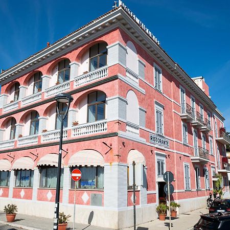 Hotel Miramare Ladispoli Eksteriør bilde