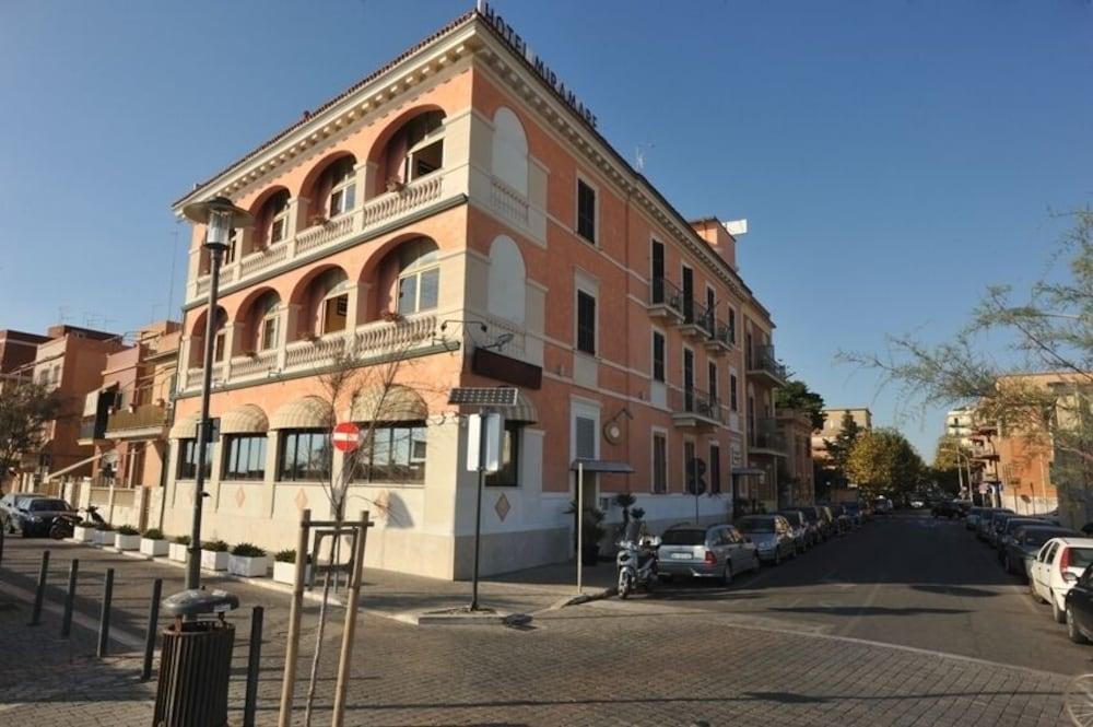 Hotel Miramare Ladispoli Eksteriør bilde